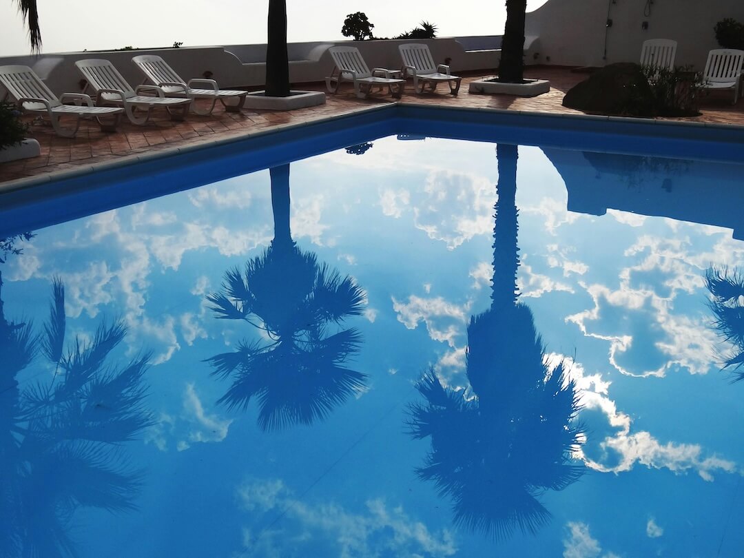 Expert Algae Removal Image